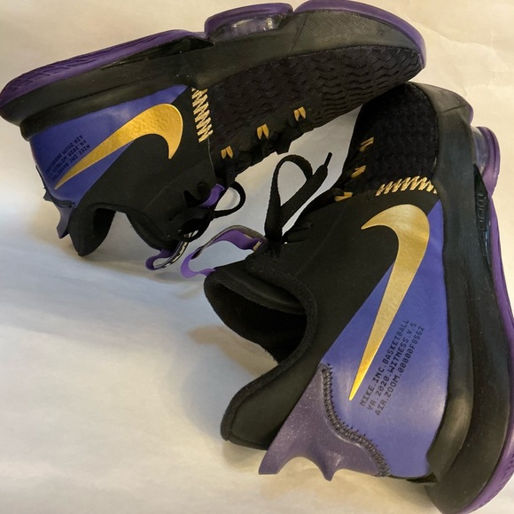 Nike LeBron James Witness 5 Basketball Shoe Black Purple Gold Lakers Mens SZ 13 - Picture 12 of 16